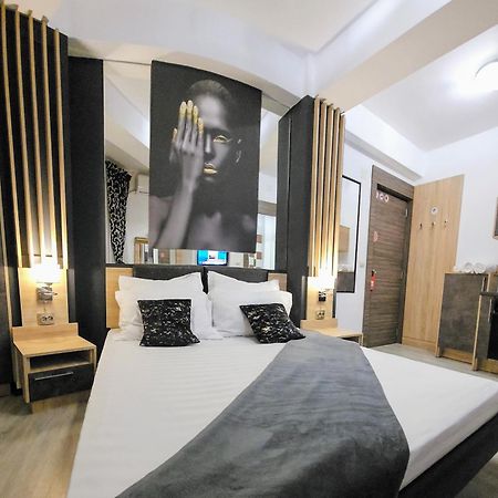 Hotel Theline à Bucarest Extérieur photo