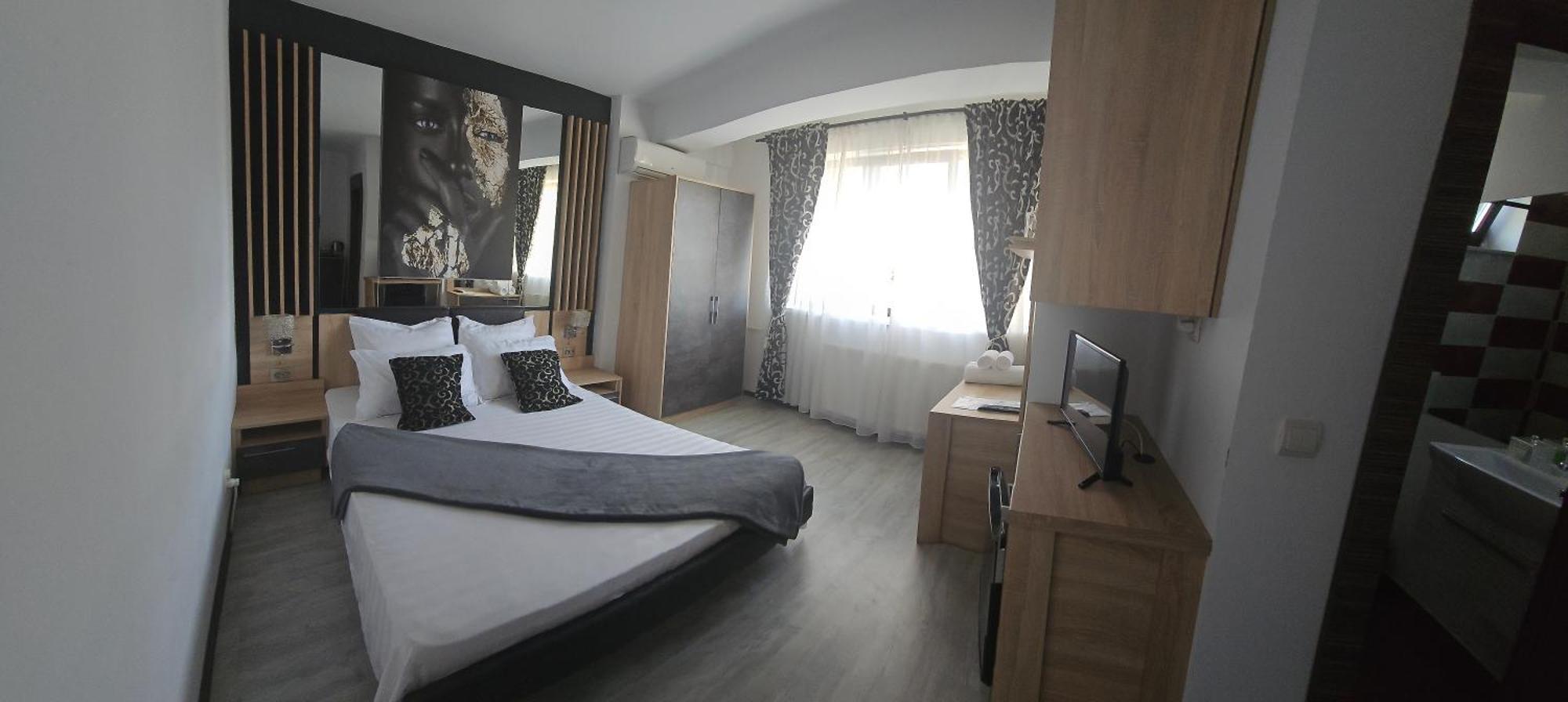 Hotel Theline à Bucarest Extérieur photo
