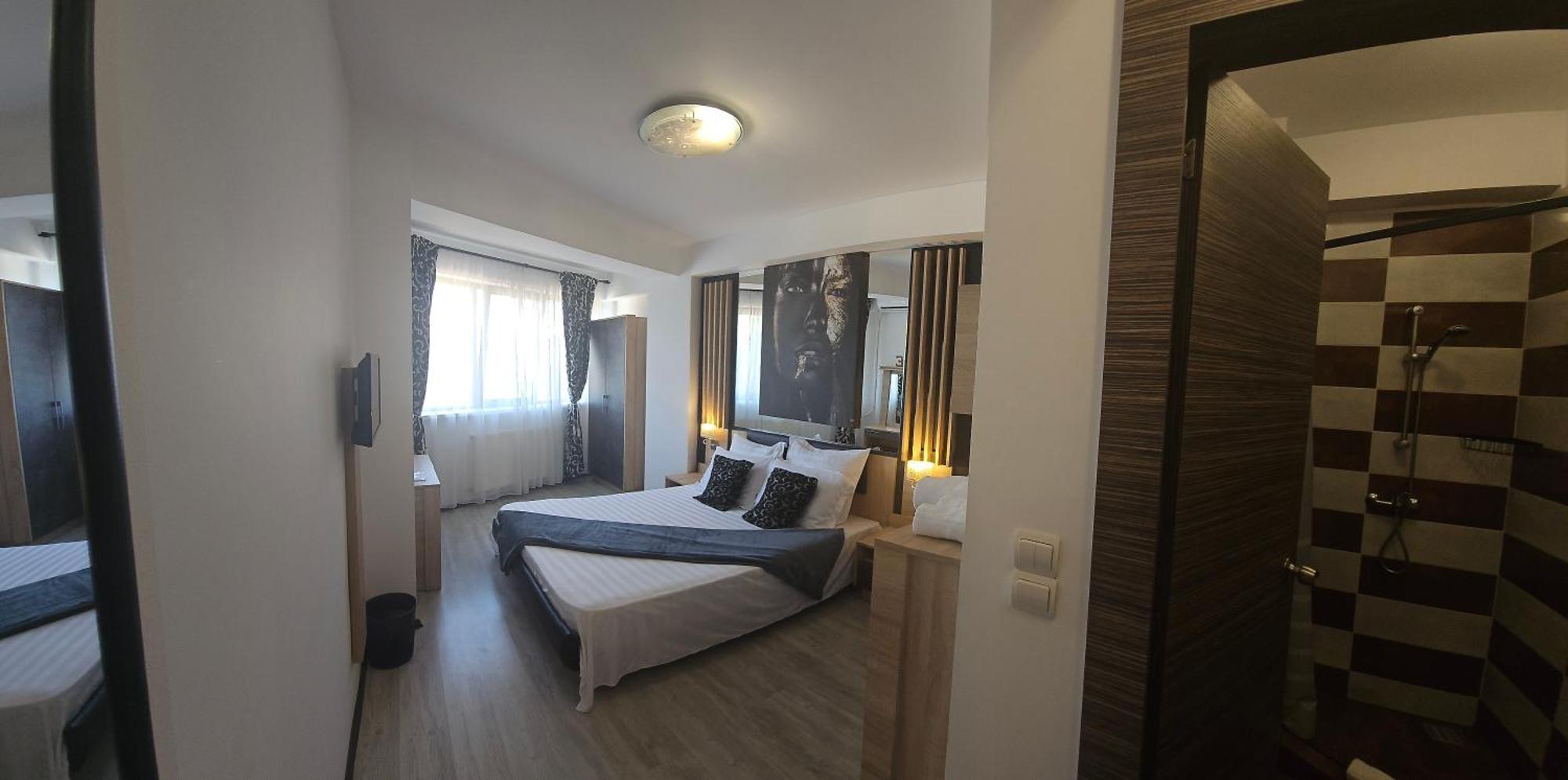 Hotel Theline à Bucarest Extérieur photo