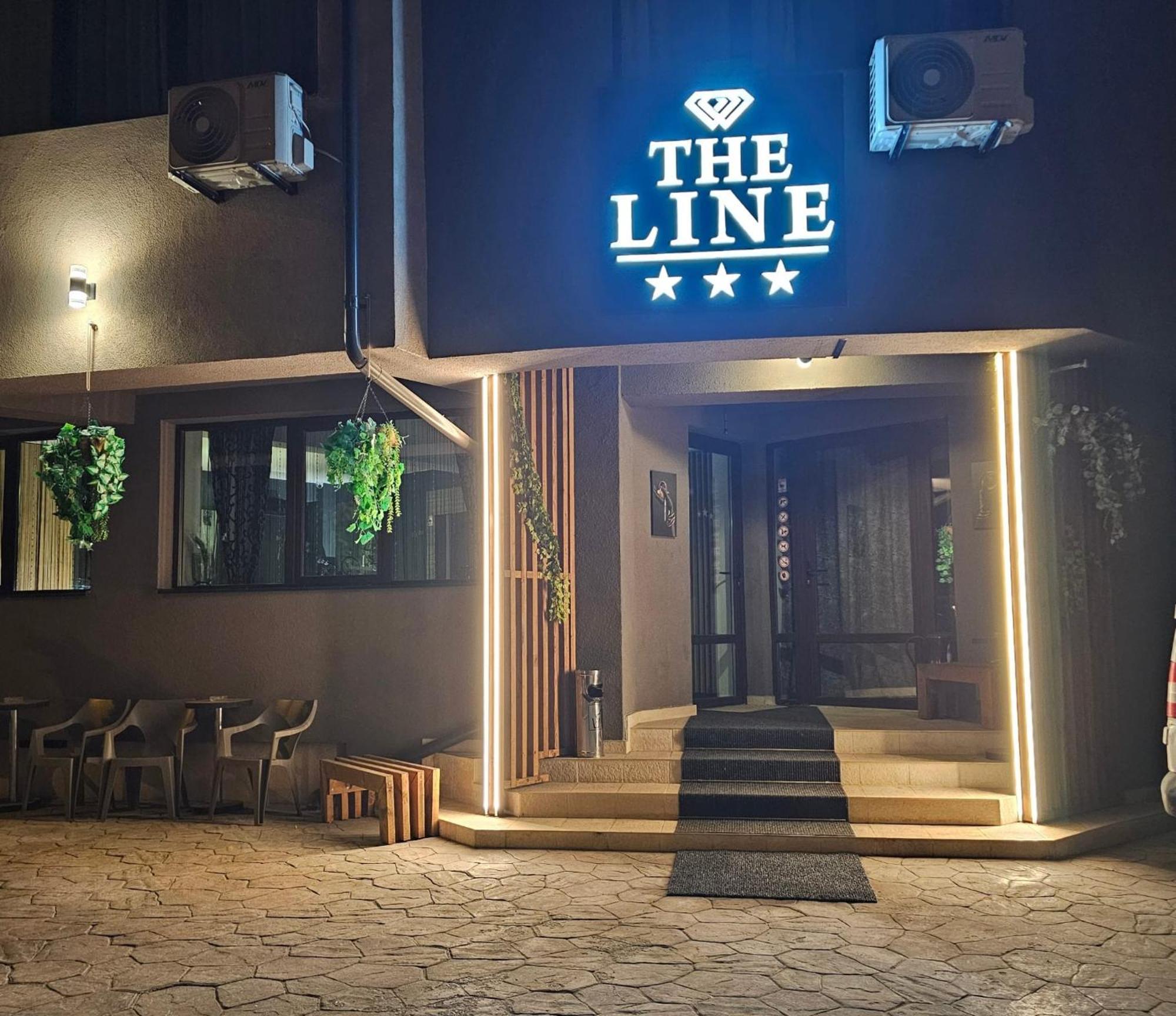 Hotel Theline à Bucarest Extérieur photo